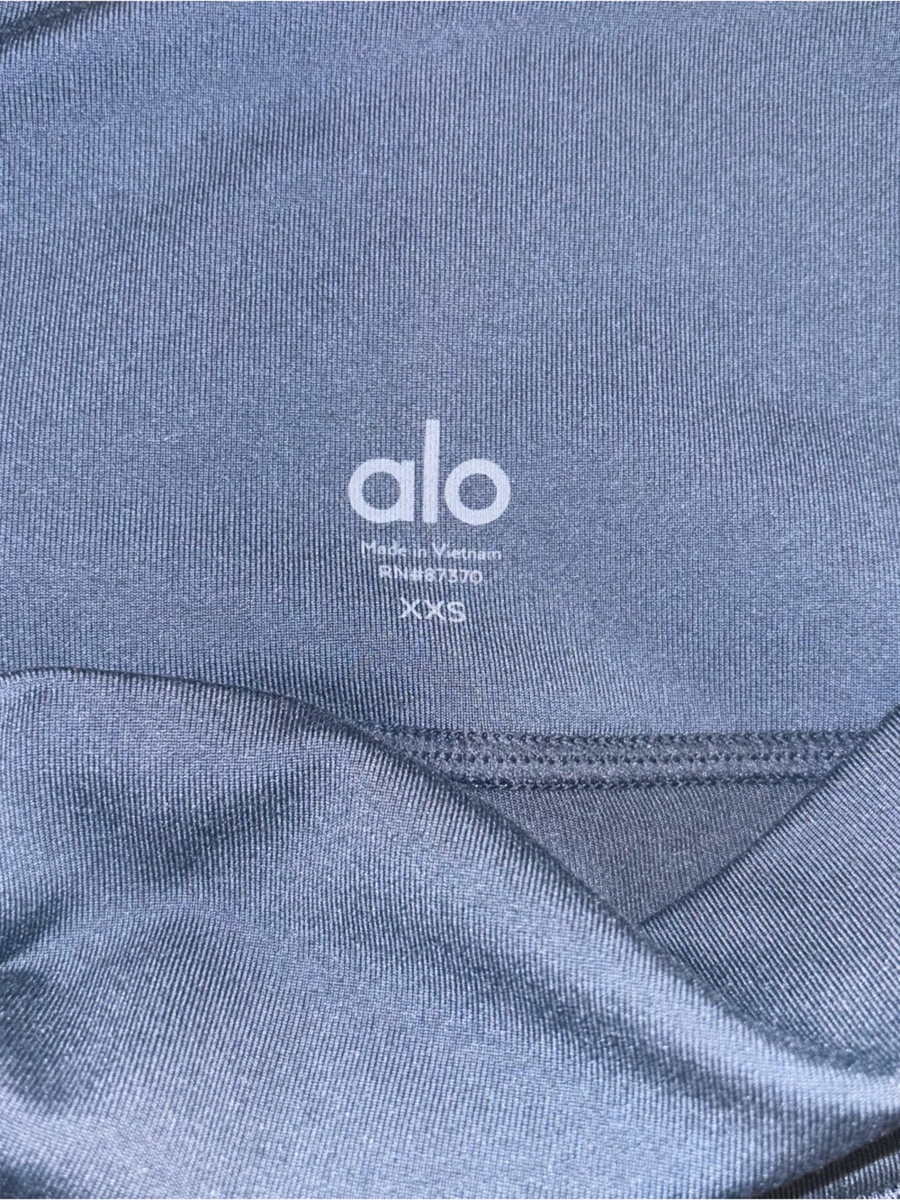 ALO Yoga High-Rise Bike Shorts with Reflective Logo - Picture 4 of 4